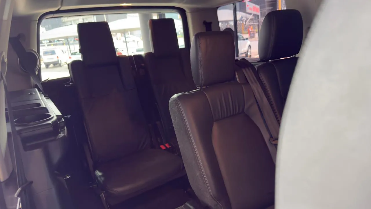 2014 Land Rover Discovery 4 SDV6 HSE, photo 9 of 10