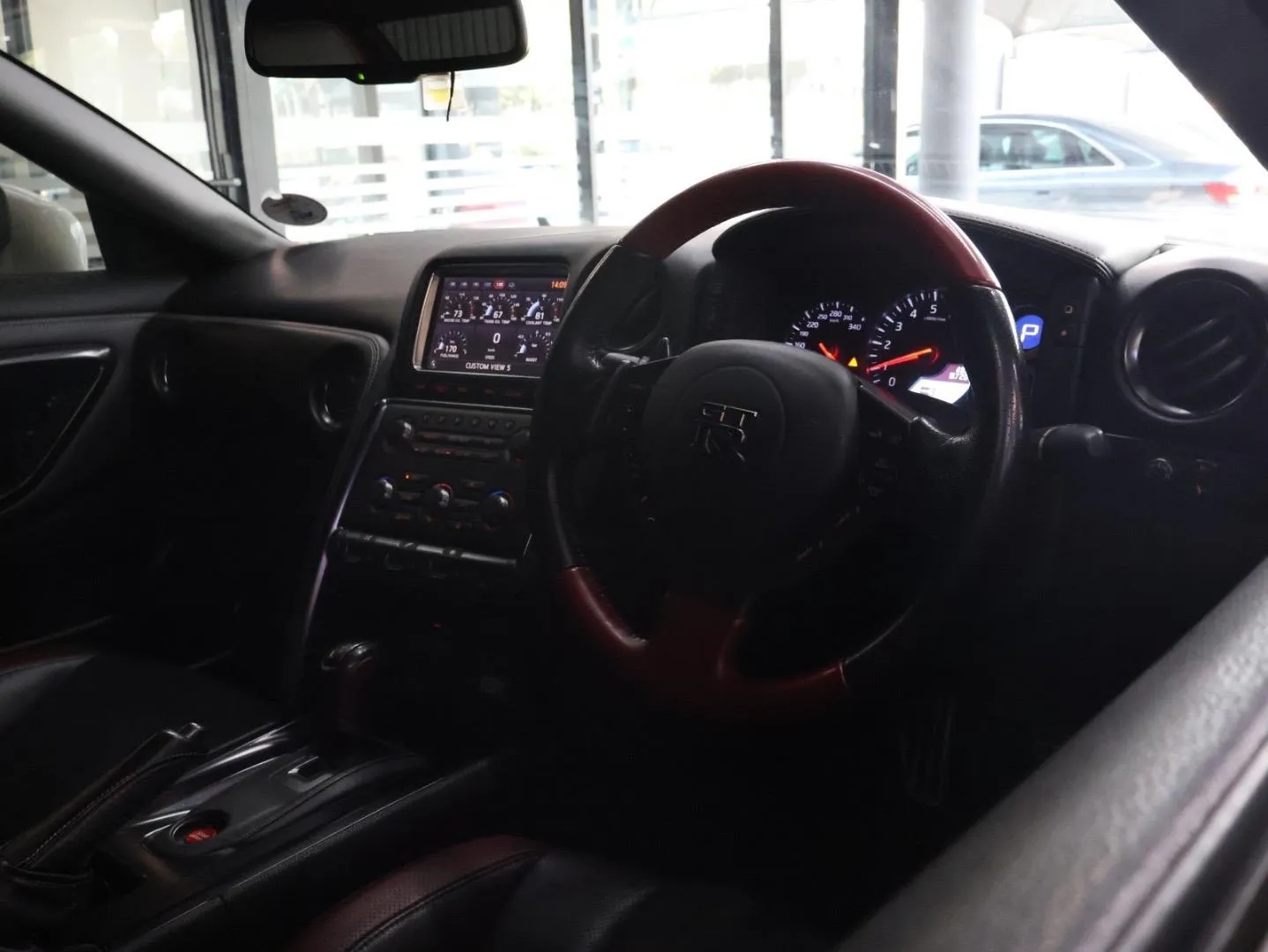 2014 Nissan GT-R Black Edition, photo 10 of 11