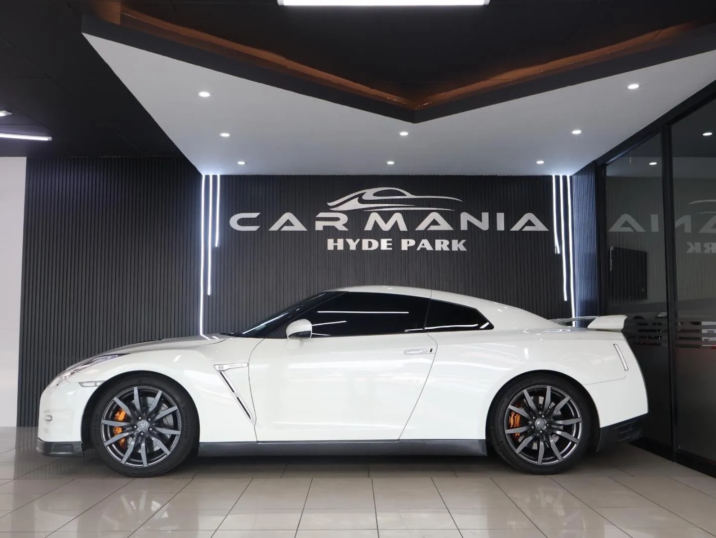 2014 Nissan GT-R Black Edition, photo 11 of 11