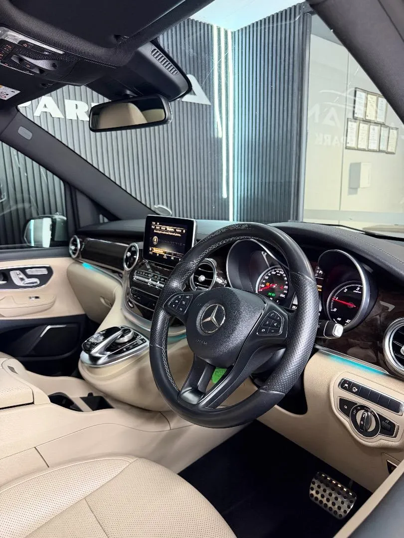 2017 Mercedes-Benz V-Class V250d Avantgarde, photo 11 of 19