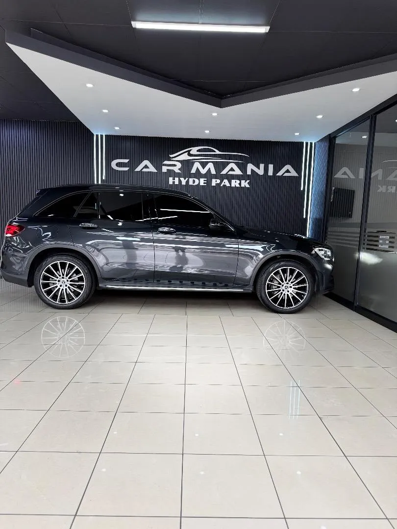 2022 Mercedes-Benz GLC GLC300d 4Matic, photo 2 of 12