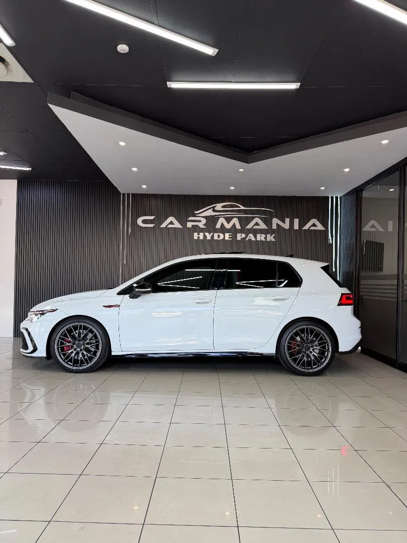 2022 Volkswagen Golf GTI, photo 2 of 12