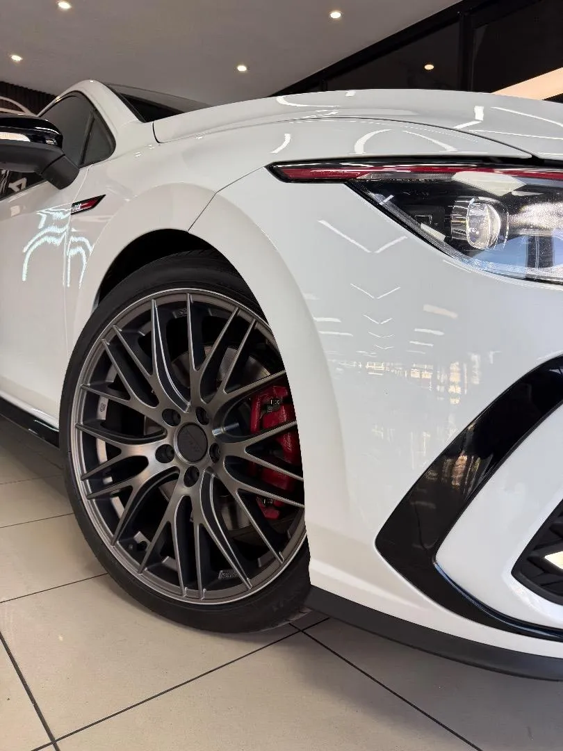 2022 Volkswagen Golf GTI, photo 7 of 12